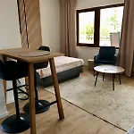 12-modern Saniertes Einzimmerapartment Mit Eigenem Garten Inklusive Wlan Appartement