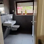 12-modern Saniertes Einzimmerapartment Mit Eigenem Garten Inklusive Wlan Appartement