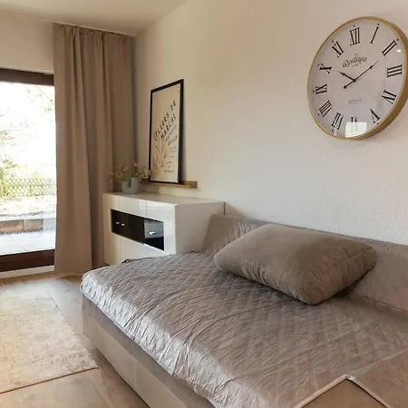 12-modern Saniertes Einzimmerapartment Mit Eigenem Garten Inklusive Wlan * Wiesbaden